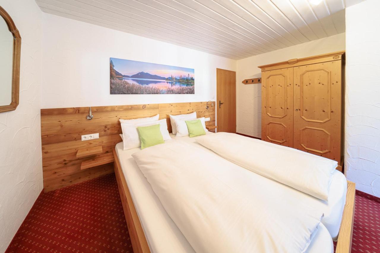 Fruehstueckspension Gaestehaus Zum Weissen Roessl Wallgau Esterno foto