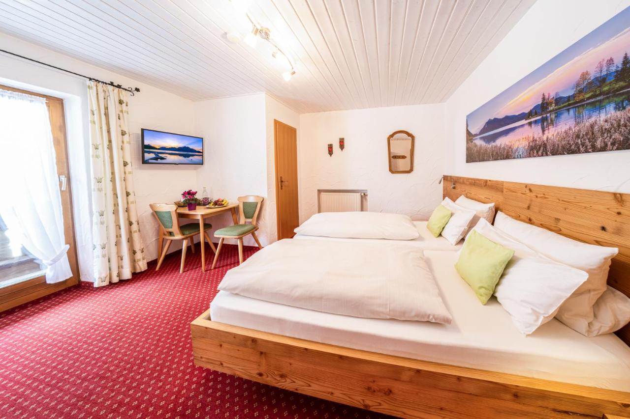 Fruehstueckspension Gaestehaus Zum Weissen Roessl Wallgau Esterno foto