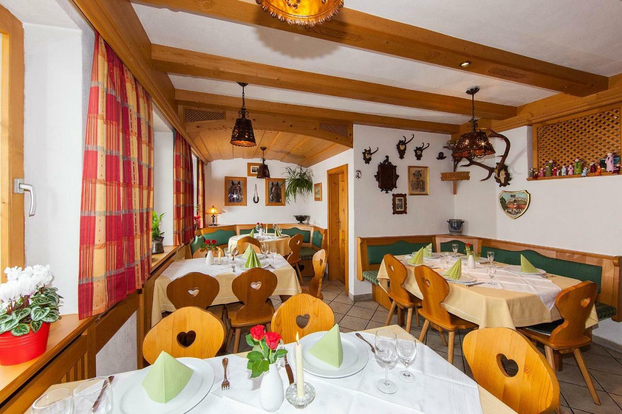 Fruehstueckspension Gaestehaus Zum Weissen Roessl Wallgau Esterno foto