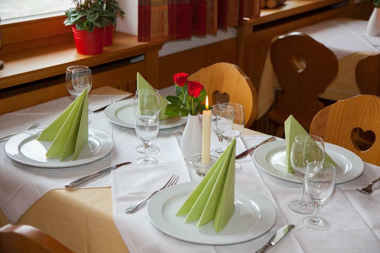 Fruehstueckspension Gaestehaus Zum Weissen Roessl Wallgau Esterno foto