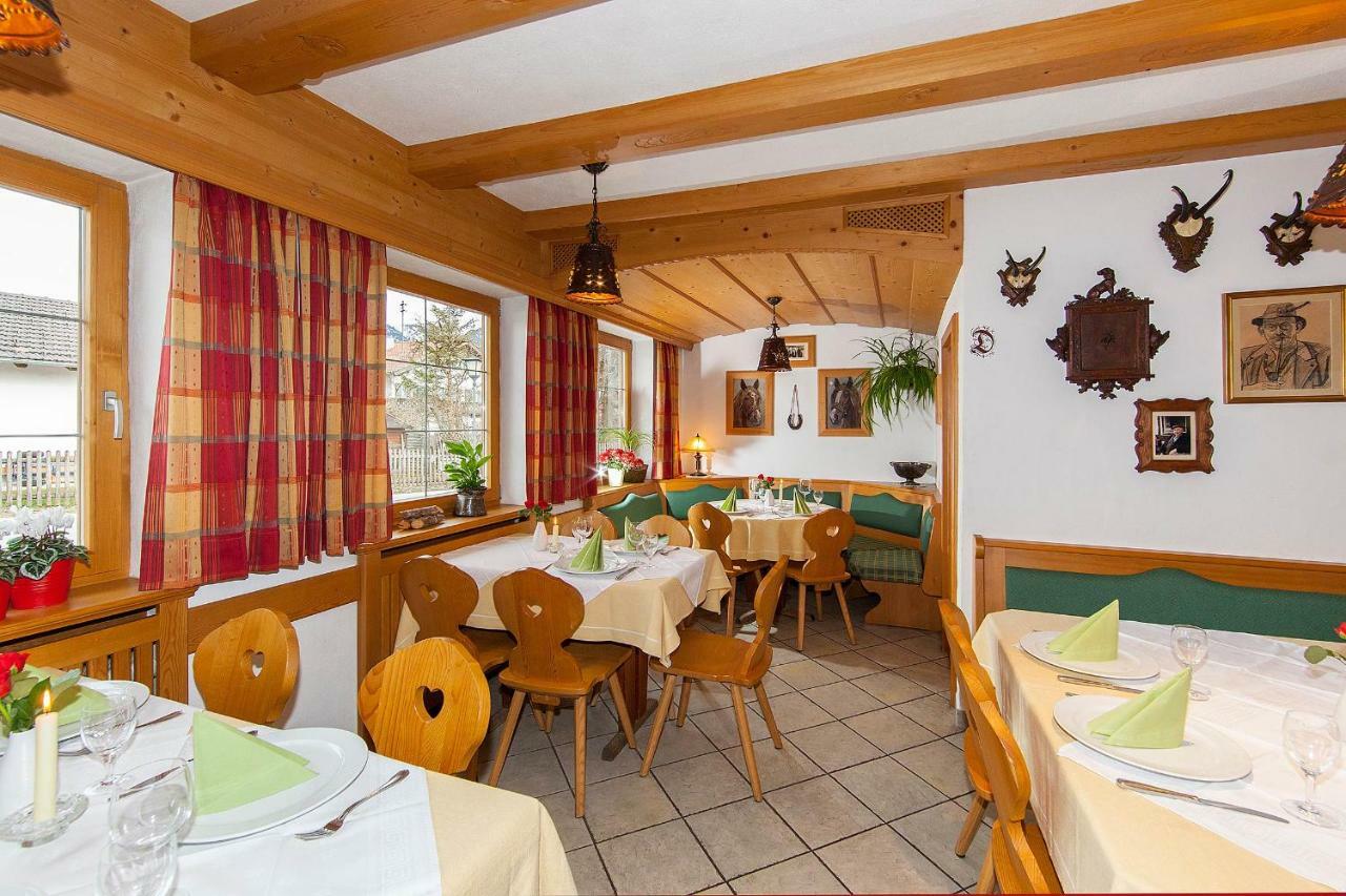 Fruehstueckspension Gaestehaus Zum Weissen Roessl Wallgau Esterno foto